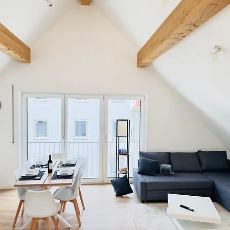 Modern-neu-nespresso-balkon-parkplatz Apartament