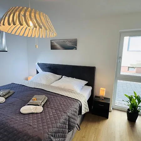 Modern-neu-nespresso-balkon-parkplatz Apartament Augsburg