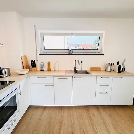 Apartament Modern-neu-nespresso-balkon-parkplatz *