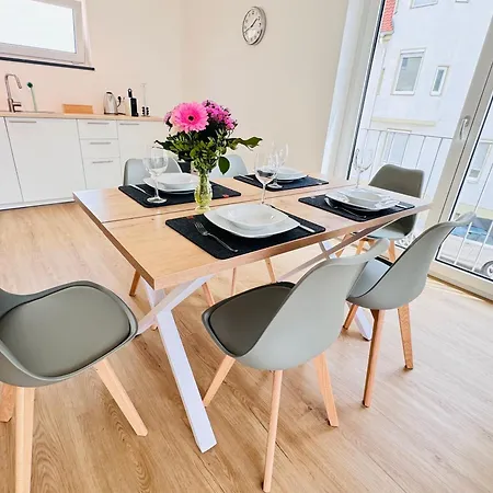 Apartament Modern-neu-nespresso-balkon-parkplatz