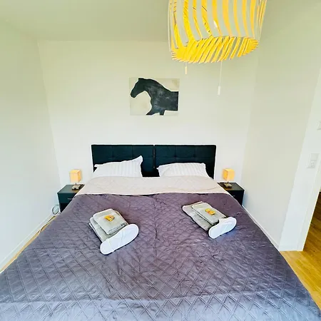 Modern-neu-nespresso-balkon-parkplatz Apartament Augsburg