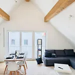 Modern-neu-nespresso-balkon-parkplatz Apartment