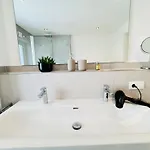 Modern-neu-nespresso-balkon-parkplatz Apartment Augsburg