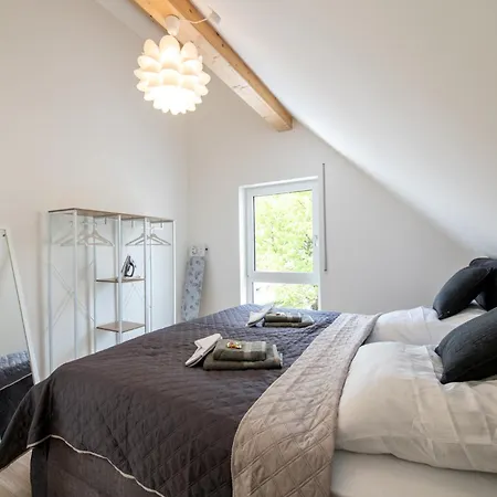 Modern-neu-nespresso-balkon-parkplatz *