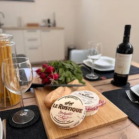 Apartamento Modern-neu-nespresso-balkon-parkplatz Augsburgo