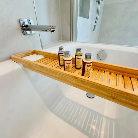 Modern-neu-nespresso-balkon-parkplatz Apartamento