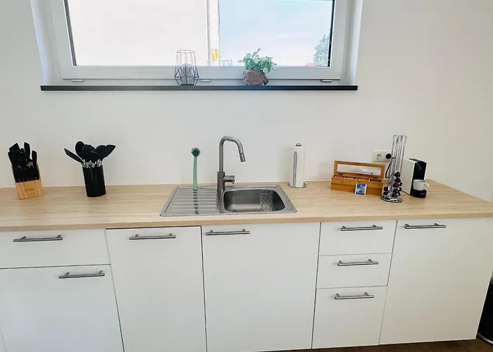 Modern-neu-nespresso-balkon-parkplatz * Aψβούργη