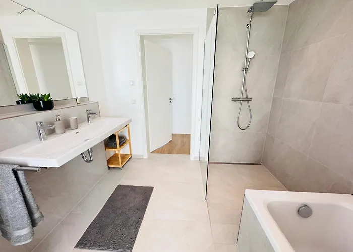 Modern-neu-nespresso-balkon-parkplatz Διαμέρισμα